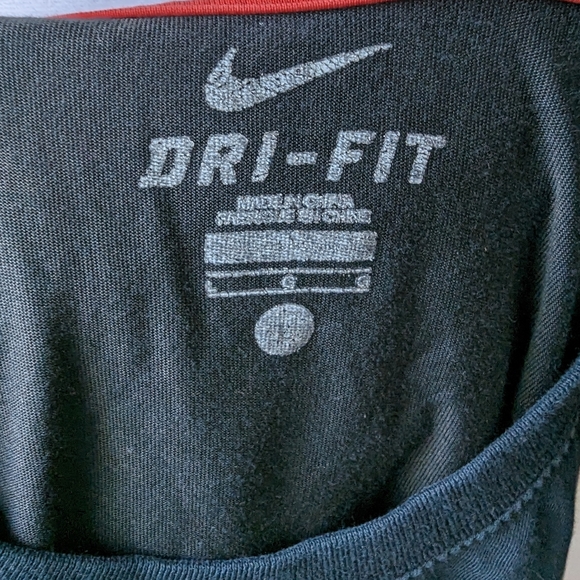 Nike Black Red Swoosh Dri Fit Tee Large - Picture 2 of 5